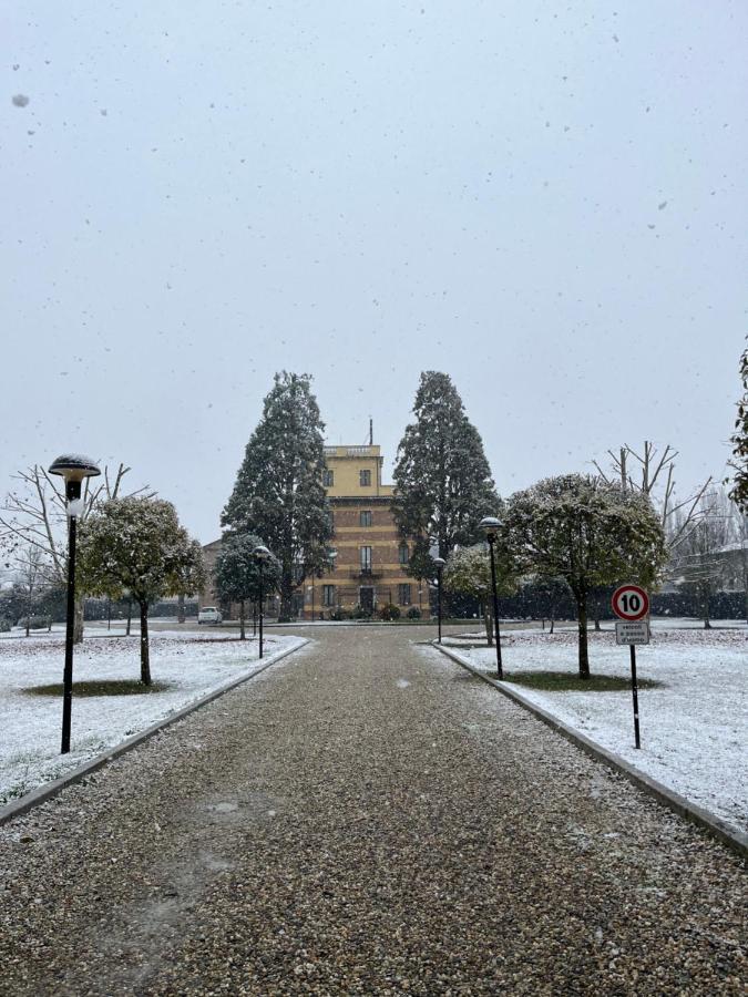 Hotel Villa Liberty Pontecurone ภายนอก รูปภาพ