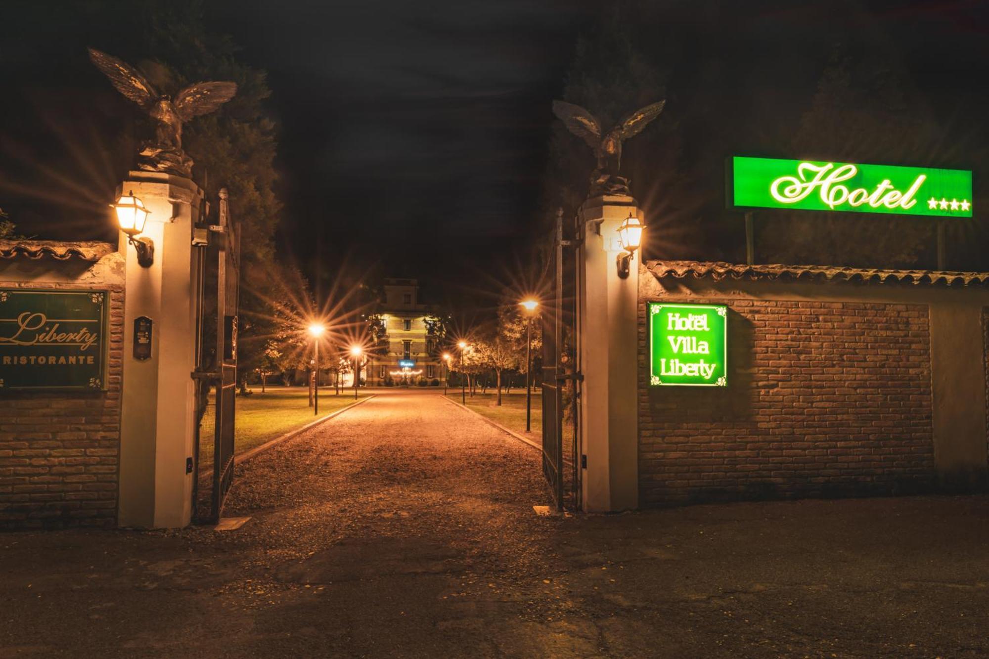 Hotel Villa Liberty Pontecurone ภายนอก รูปภาพ
