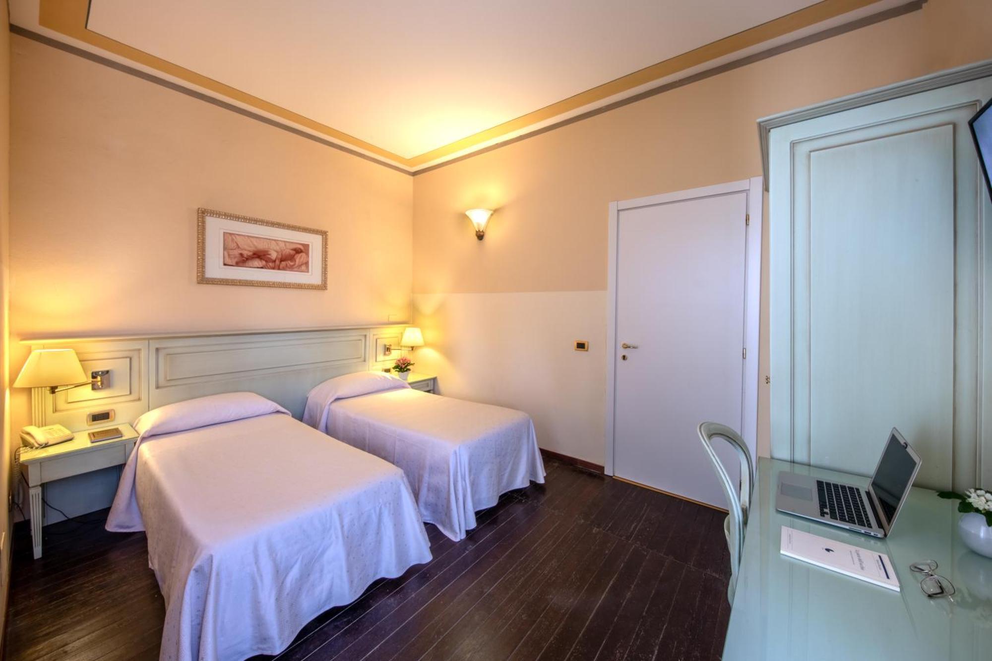 Hotel Villa Liberty Pontecurone ภายนอก รูปภาพ
