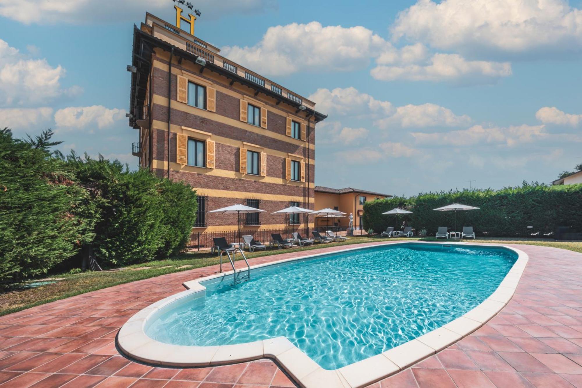 Hotel Villa Liberty Pontecurone ภายนอก รูปภาพ